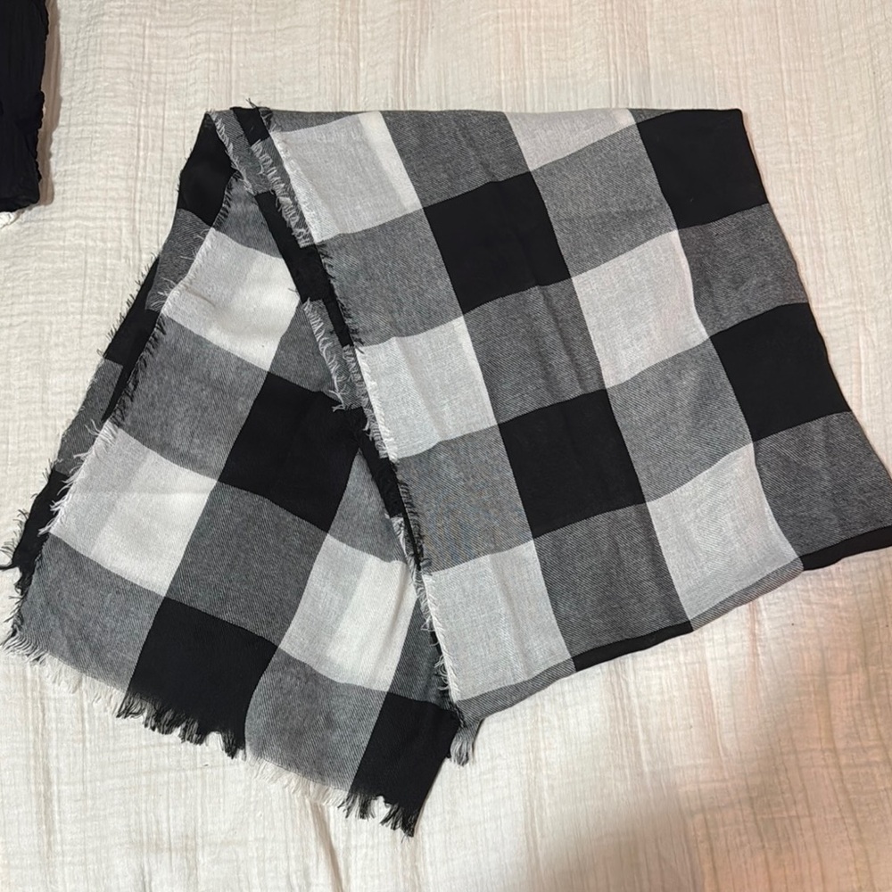 Black and White Checkered Scarf